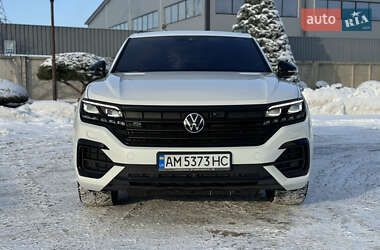 Внедорожник / Кроссовер Volkswagen Touareg 2022 в Киеве