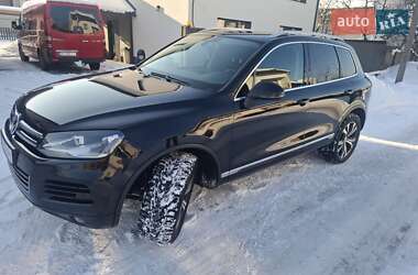 Внедорожник / Кроссовер Volkswagen Touareg 2012 в Тячеве