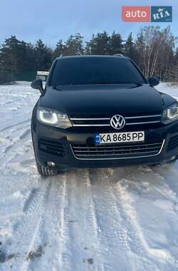 Внедорожник / Кроссовер Volkswagen Touareg 2011 в Киеве