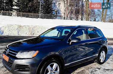 Внедорожник / Кроссовер Volkswagen Touareg 2012 в Луцке