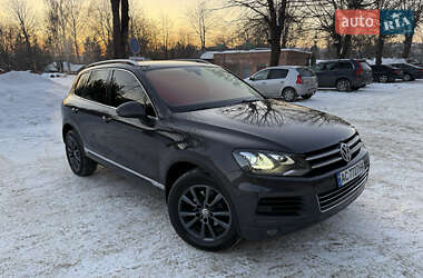 Позашляховик / Кросовер Volkswagen Touareg 2010 в Дерно