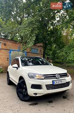Внедорожник / Кроссовер Volkswagen Touareg 2011 в Умани
