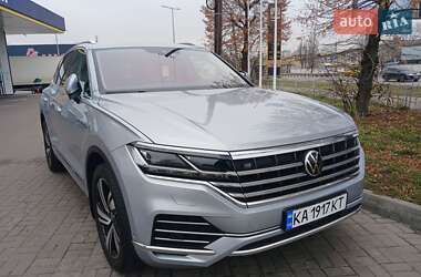 Позашляховик / Кросовер Volkswagen Touareg 2020 в Києві