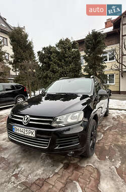 Внедорожник / Кроссовер Volkswagen Touareg 2013 в Одессе