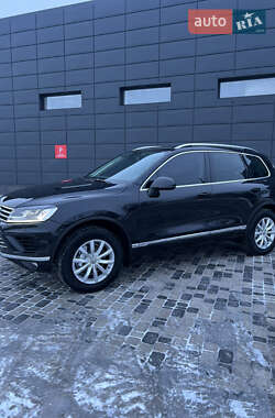 Позашляховик / Кросовер Volkswagen Touareg 2015 в Корсунь-Шевченківському