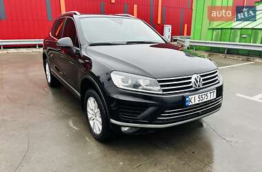 Внедорожник / Кроссовер Volkswagen Touareg 2015 в Киеве