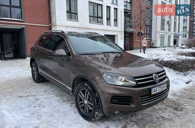 Внедорожник / Кроссовер Volkswagen Touareg 2011 в Киеве