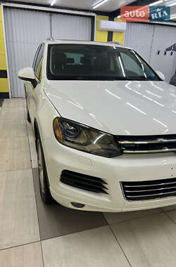 Внедорожник / Кроссовер Volkswagen Touareg 2011 в Львове