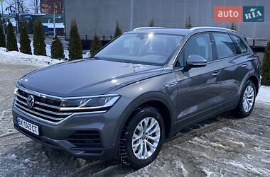 Внедорожник / Кроссовер Volkswagen Touareg 2020 в Киеве