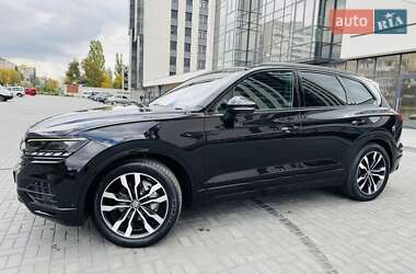 Внедорожник / Кроссовер Volkswagen Touareg 2018 в Днепре