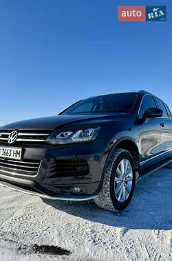 Внедорожник / Кроссовер Volkswagen Touareg 2011 в Черкассах