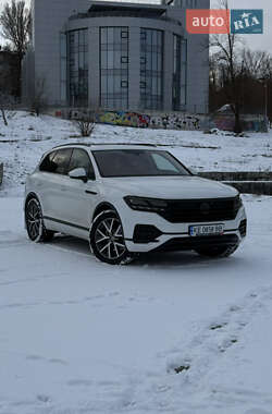 Внедорожник / Кроссовер Volkswagen Touareg 2018 в Днепре