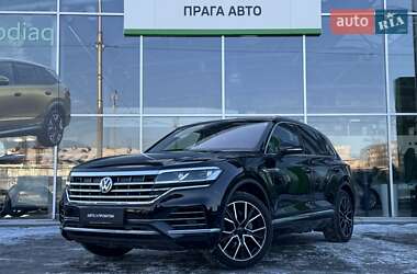 Внедорожник / Кроссовер Volkswagen Touareg 2020 в Киеве