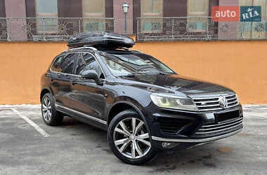 Внедорожник / Кроссовер Volkswagen Touareg 2015 в Одессе