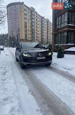 Позашляховик / Кросовер Volkswagen Touareg 2014 в Чернігові