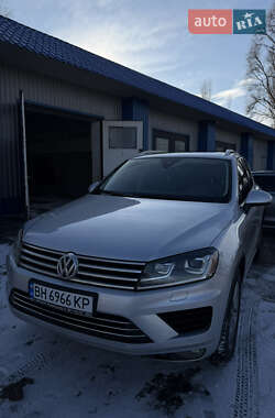 Внедорожник / Кроссовер Volkswagen Touareg 2016 в Кривом Роге