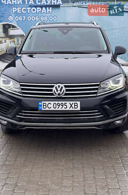 Внедорожник / Кроссовер Volkswagen Touareg 2015 в Львове