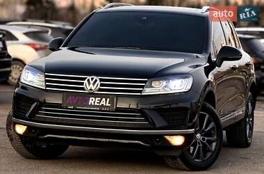 Позашляховик / Кросовер Volkswagen Touareg 2016 в Кривому Розі