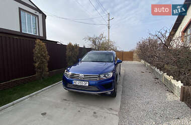 Позашляховик / Кросовер Volkswagen Touareg 2015 в Дніпрі
