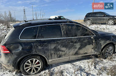 Внедорожник / Кроссовер Volkswagen Touareg 2011 в Николаеве