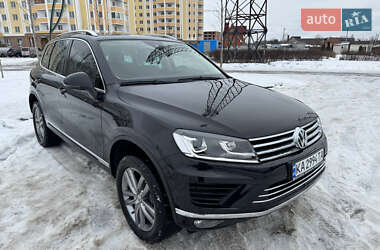 Позашляховик / Кросовер Volkswagen Touareg 2016 в Ірпені