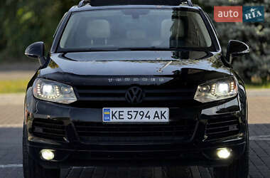Позашляховик / Кросовер Volkswagen Touareg 2011 в Дніпрі