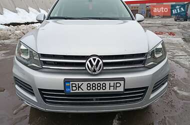 Внедорожник / Кроссовер Volkswagen Touareg 2010 в Дубровице