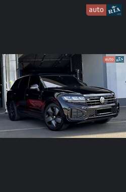 Позашляховик / Кросовер Volkswagen Touareg 2024 в Житомирі