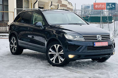 Внедорожник / Кроссовер Volkswagen Touareg 2016 в Киеве