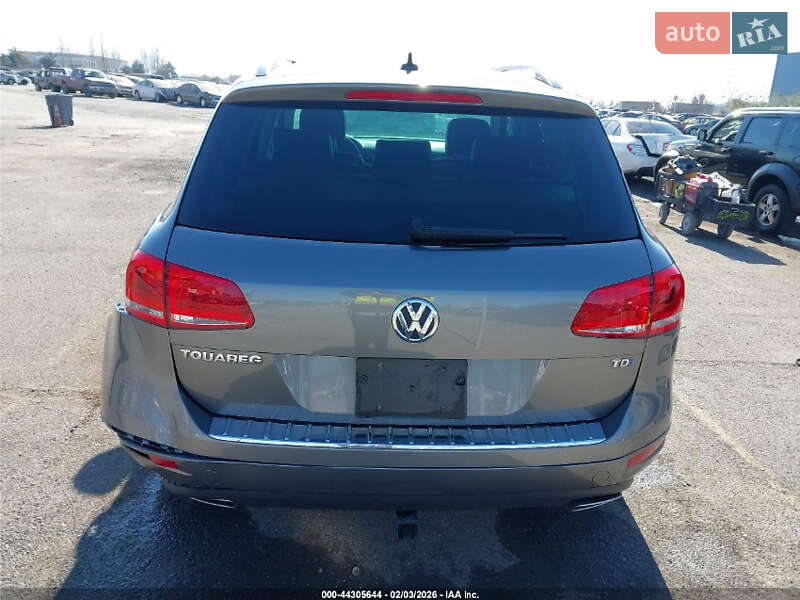 Внедорожник / Кроссовер Volkswagen Touareg 2014 в Ровно