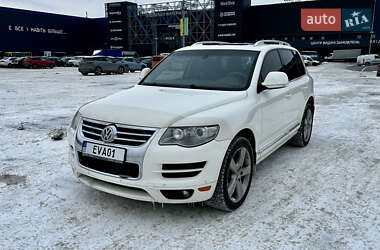Позашляховик / Кросовер Volkswagen Touareg 2010 в Києві