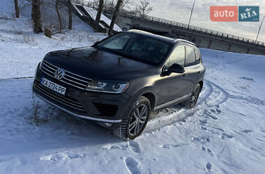 Позашляховик / Кросовер Volkswagen Touareg 2014 в Києві