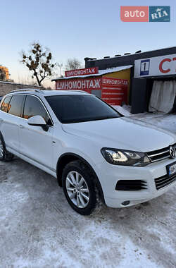 Внедорожник / Кроссовер Volkswagen Touareg 2013 в Киеве