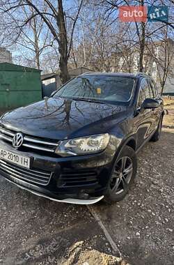 Позашляховик / Кросовер Volkswagen Touareg 2010 в Запоріжжі