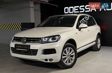 Внедорожник / Кроссовер Volkswagen Touareg 2014 в Одессе