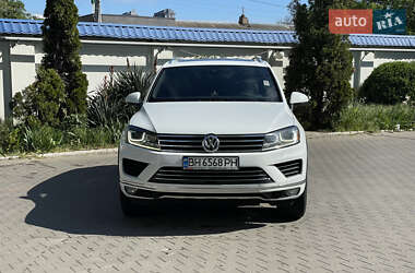 Внедорожник / Кроссовер Volkswagen Touareg 2016 в Одессе