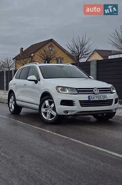 Позашляховик / Кросовер Volkswagen Touareg 2014 в Києві