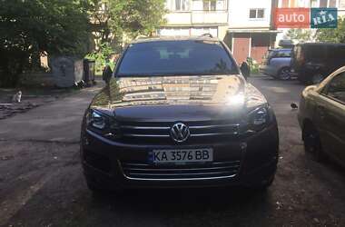 Позашляховик / Кросовер Volkswagen Touareg 2011 в Києві