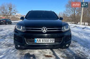 Позашляховик / Кросовер Volkswagen Touareg 2011 в Бучі