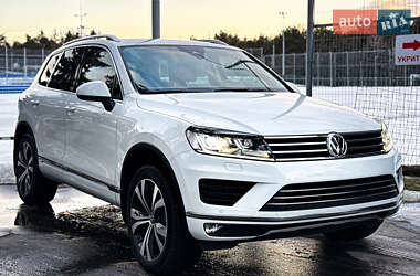Позашляховик / Кросовер Volkswagen Touareg 2017 в Києві