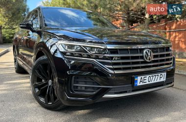 Внедорожник / Кроссовер Volkswagen Touareg 2019 в Днепре