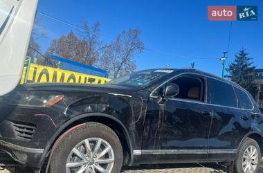 Позашляховик / Кросовер Volkswagen Touareg 2015 в Києві