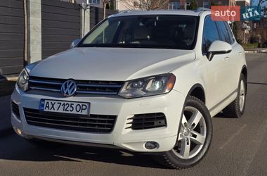 Внедорожник / Кроссовер Volkswagen Touareg 2014 в Киеве