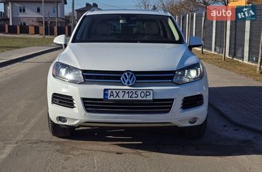 Позашляховик / Кросовер Volkswagen Touareg 2014 в Києві