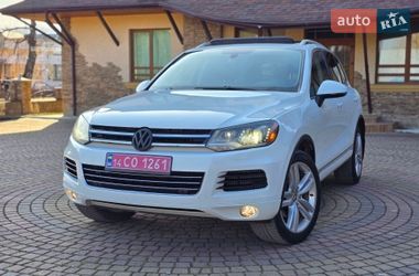Позашляховик / Кросовер Volkswagen Touareg 2013 в Косові