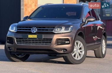 Внедорожник / Кроссовер Volkswagen Touareg 2012 в Киеве