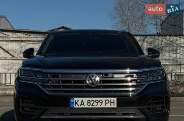Позашляховик / Кросовер Volkswagen Touareg 2020 в Києві