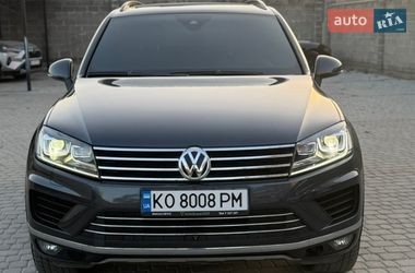 Позашляховик / Кросовер Volkswagen Touareg 2016 в Мукачевому