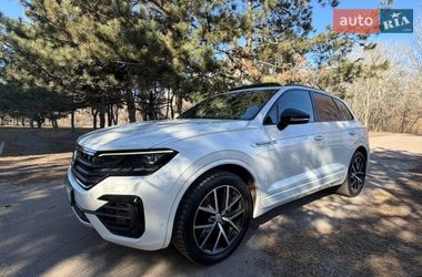 Позашляховик / Кросовер Volkswagen Touareg 2019 в Дніпрі