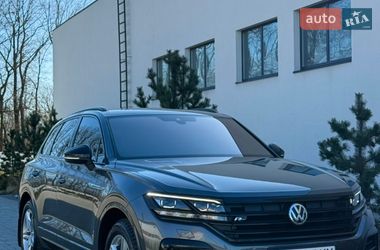 Внедорожник / Кроссовер Volkswagen Touareg 2019 в Киеве
